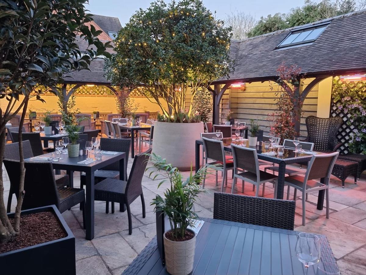 The Lion Hotel Brewood Luaran gambar